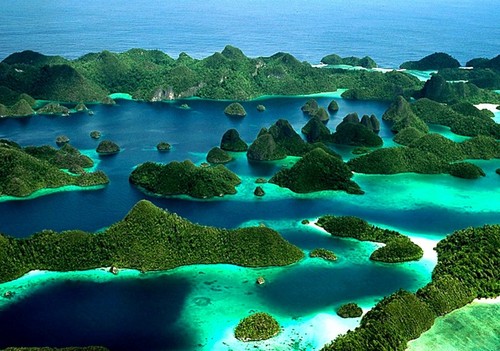 Keindahan Pesona Alam Kepulauan Raja Ampat (Papua Barat)